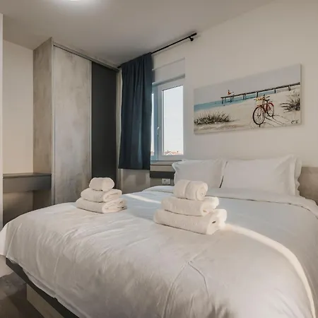 Ashka By Rent Istria דירה אומאג