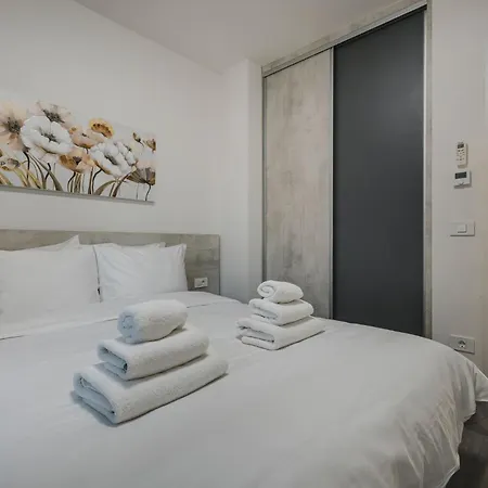 Ashka By Rent Istria * אומאג