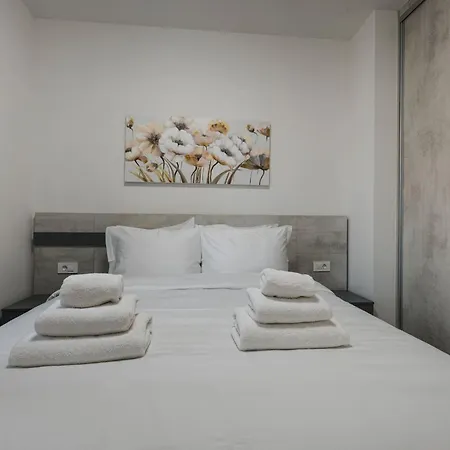 Ashka By Rent Istria דירה אומאג