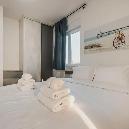 Ashka By Rent Istria דירה אומאג